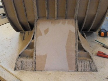 technique et structure d'une table en carton trois "D" Boucle