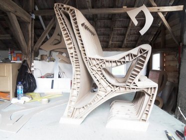 Fauteuil en carton structure