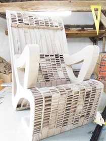 Fauteuil en carton structure