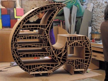 technique meuble patch en carton et &agrave; roulette