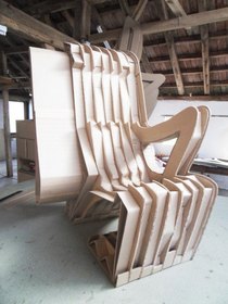 Fauteuil en carton structure